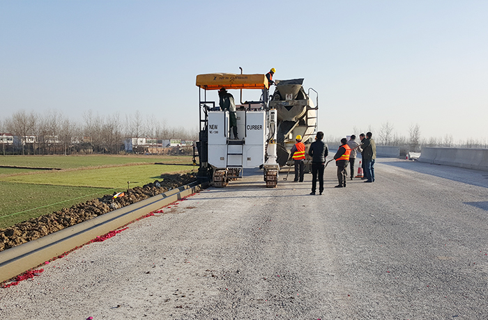 硬路肩是什么？和土路肩有什么區(qū)別？