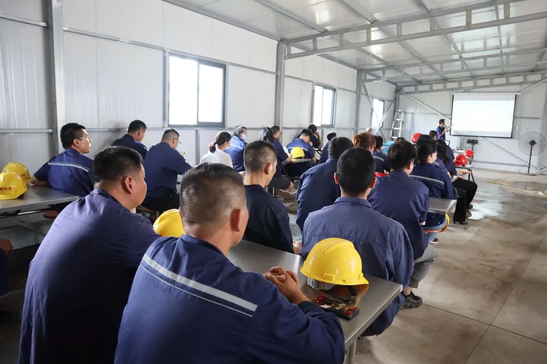 開展“安全生產(chǎn)月”系列活動，筑牢安全防火墻